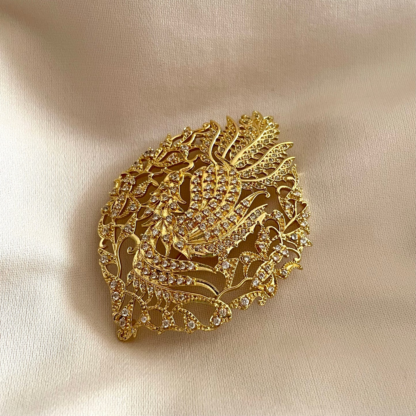 B01 : Gold Nyonya Brooch