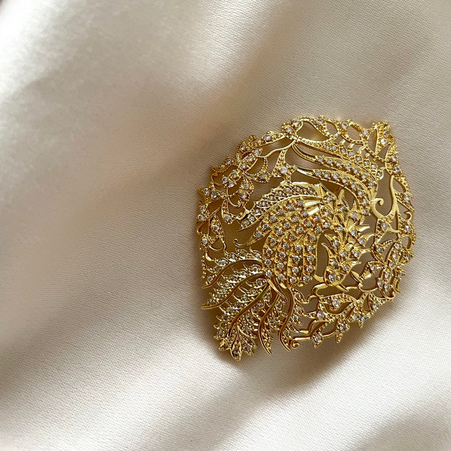 B01 : Gold Nyonya Brooch